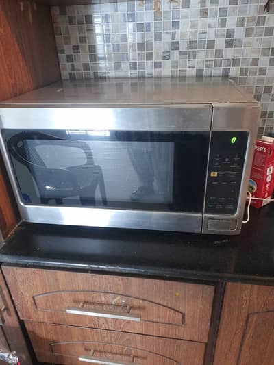 LG Microwave oven