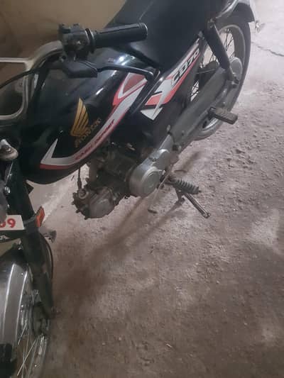 koi kaam nahi honey wala bilkul okye hy jis bhai ko chahye  rabta kary