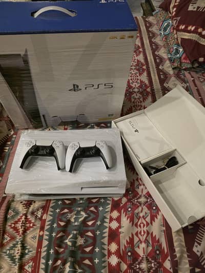 Playstation 5 fat with ps plus extra brandnew 2 controller