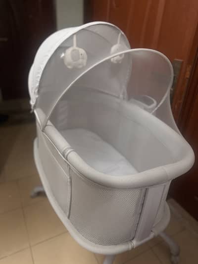 Brand new unused  DREAM STARLIGHT BEDSIDE BASSINET