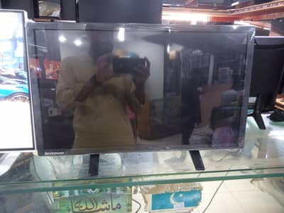 Lenovo 24 inch led Vg Dp HDMI ips