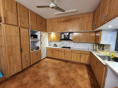 GROUND PORTION FOR RENT IN F-7