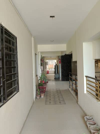 1400 Square Feet Flat In Central Safari Enclave Apartments For Sale