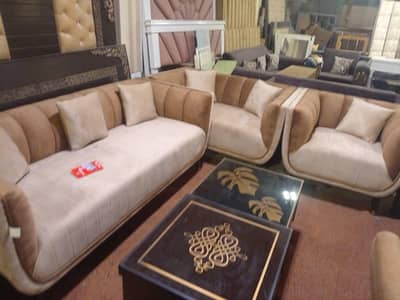 Molto Sofa Set 6 seater brand new condition. 10/10