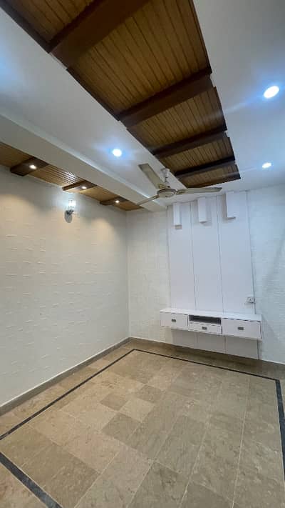 INDEPENDENT FULL HOUSE FOR RENT G-14 (PRIME LOCATION)