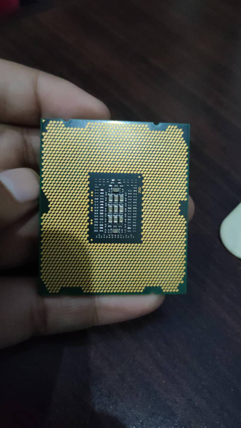 Intel Xeon E5-2640 | 6 Core 12 Thread | LGA 2011 Processor 1