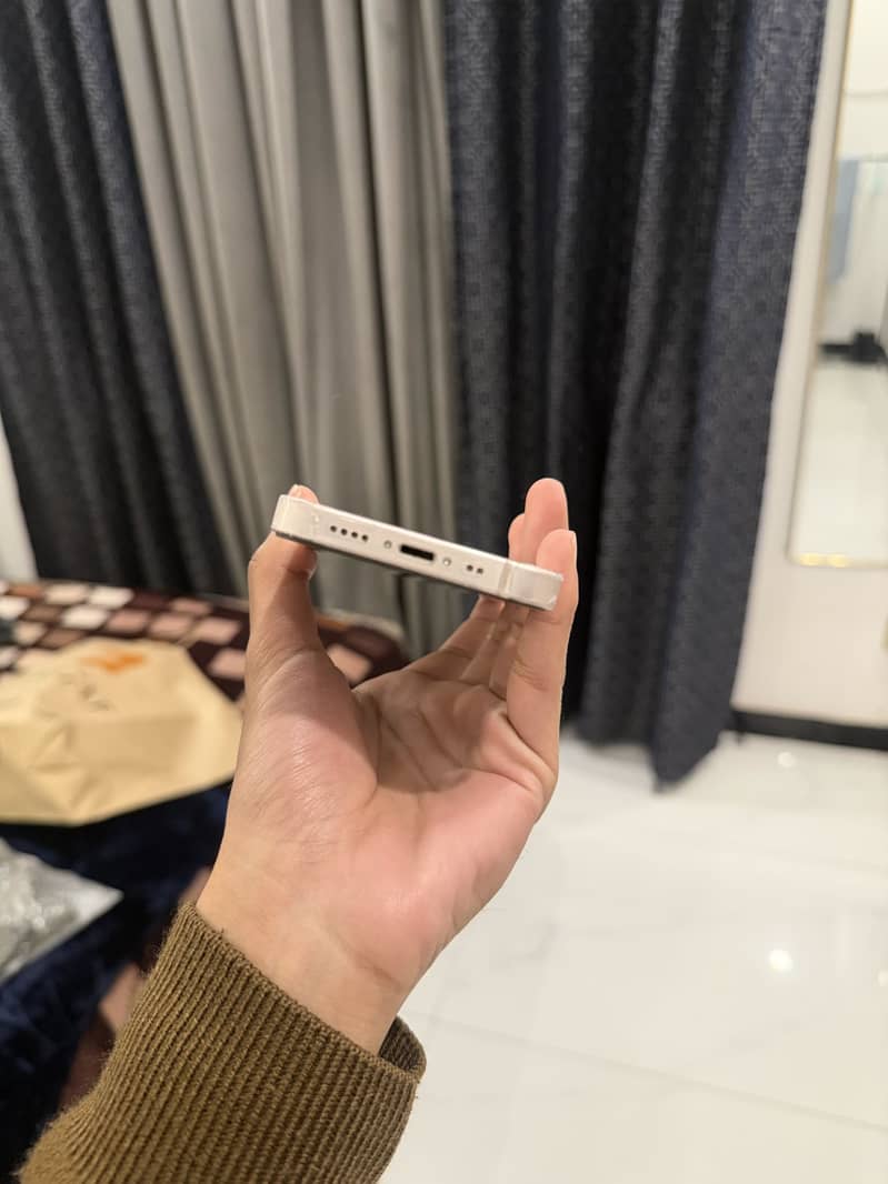 iPhone 13 mini factory exch with 13 pro sath cash dedo ga - Mobile ...