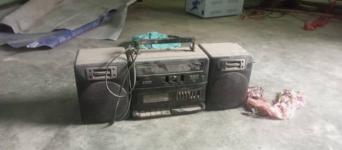 Audio player or tape recorder