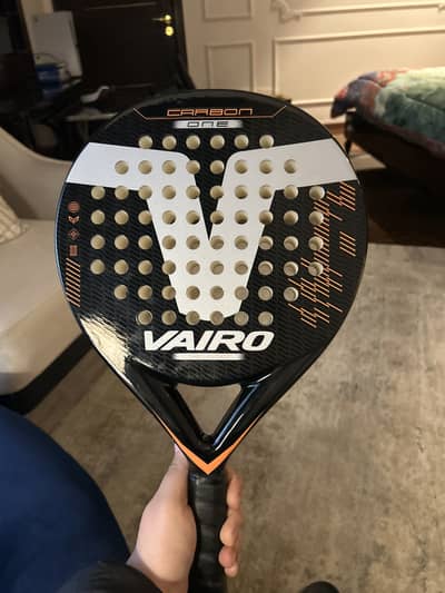 Padeltenis Beginner’s vairo racket,3k carbon. 2 times used in sessions