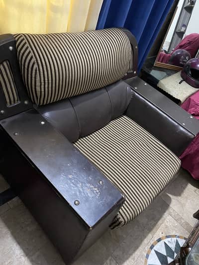 1 Sofa set with single sofa