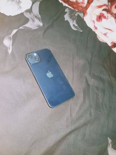 Selling my I phone 13