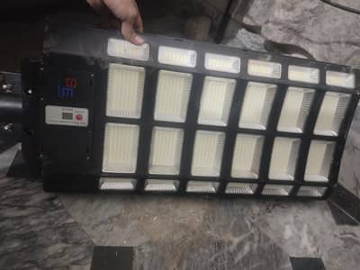 Solar Street Light 400W (Original SE) – Panel Damage – Working