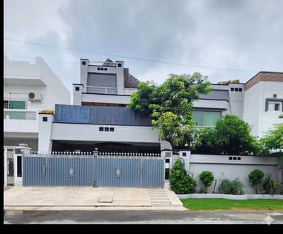 1 Kanal 6 Bedrooms House For Rent.