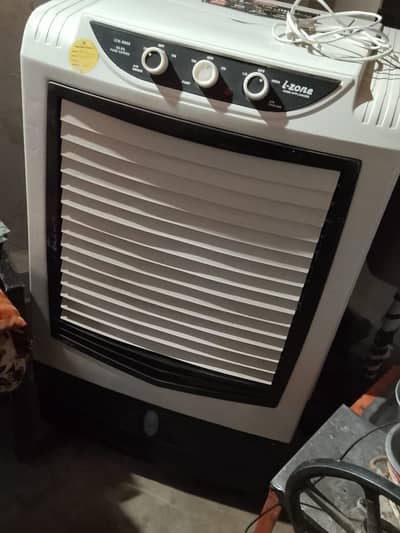 Izone company air cooler bht achi condition Etna use nhi howa