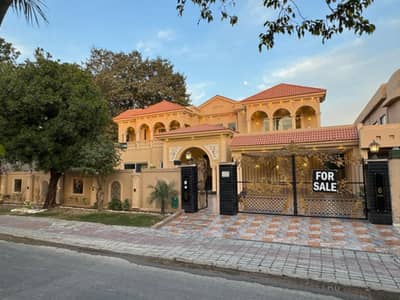 2 KANAL BEAUTIFUL HOUSE FOR SALE IN SECTOR A