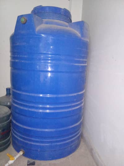 650 liter master water tank