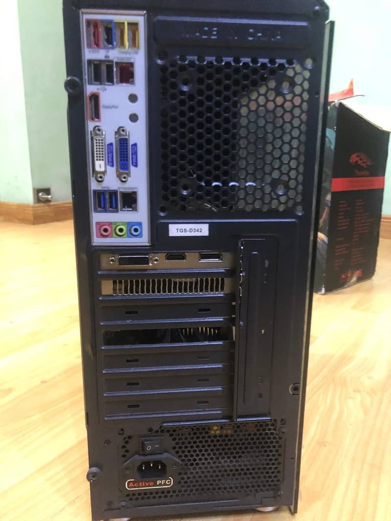 Complete PC with 10/10 condition 2
