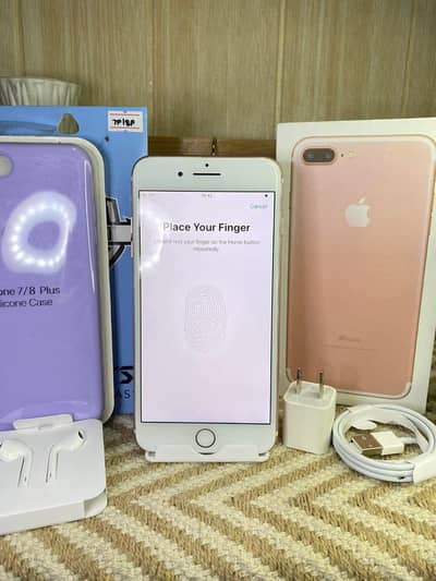 I phone 7 plus 128 GB with box WhatsApp number 0326.3520534