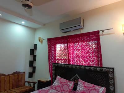 5 MARLA UPPER PORTION WITH SOLER FOR RENT IN BB BLOCK BAHRIA TOWN LAHORE