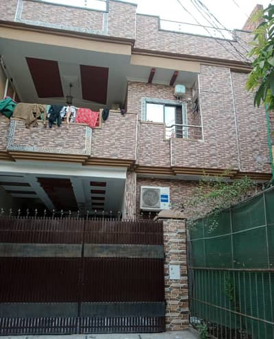 7.5 Marla Beautiful Double Storey House Urgent For Sale Prime Location 50 Feet Road in Sabzazar