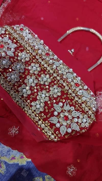 bridal dress (low cost)