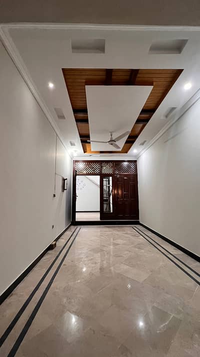 10 Marla Park Face House For Sale In G-13 Islamabad