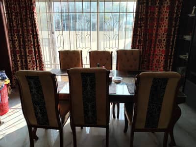 6 seater dining table