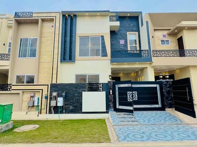 5 MARLA BRAND NEW HOUSE AVAILABLE FOR SALE (AT REASONABLE PRICE) IN ROYAL PALM CITI