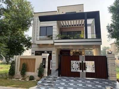 10 Marla Brand New Designer House For Sale