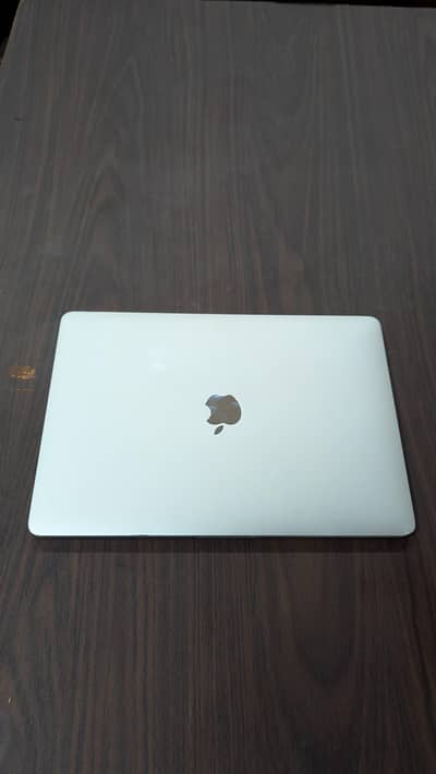 MACBOOK PRO i7