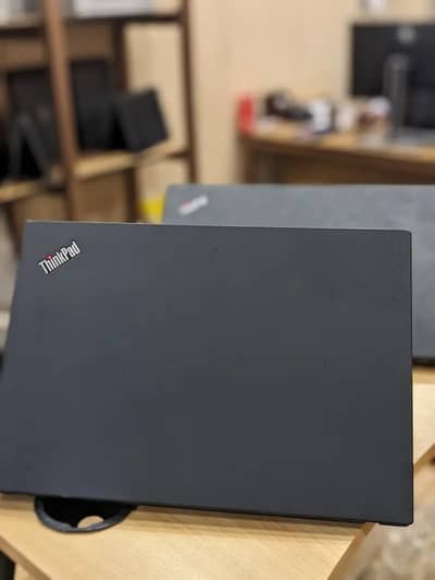 Lenovo ThinkPad T490 | Core i7/8th Generation | 8GB RAM | 256GB SSD