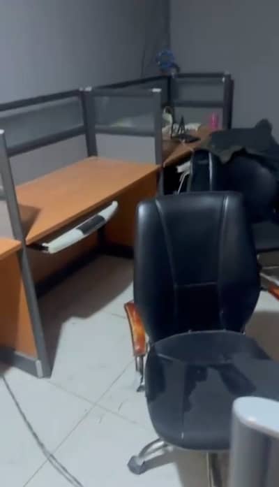 Caesar Tower office for rent 810sqft in shahar e Faisal.