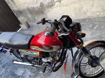Honda CD 70 model 2023