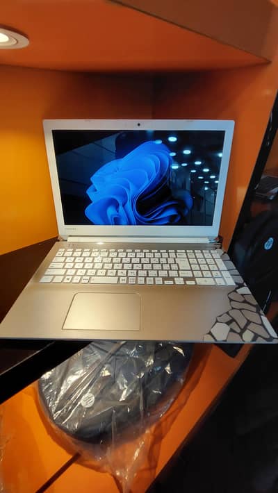 I7 /8th Gen 8/256Gb Laptop  Toshiba Dynabook