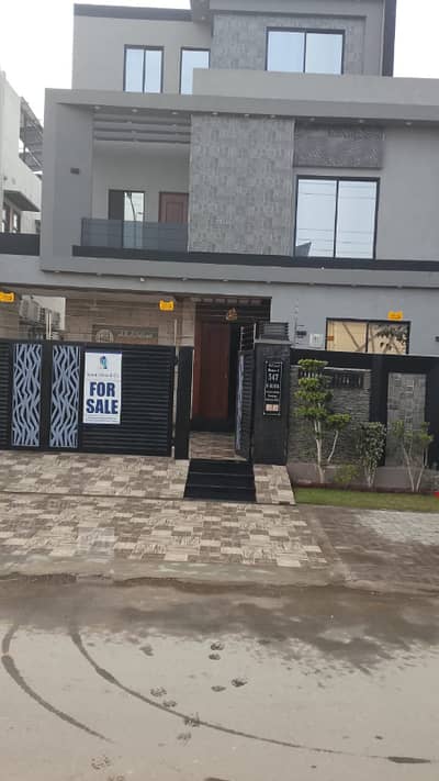 10 Marla Brand New House Available For Sale