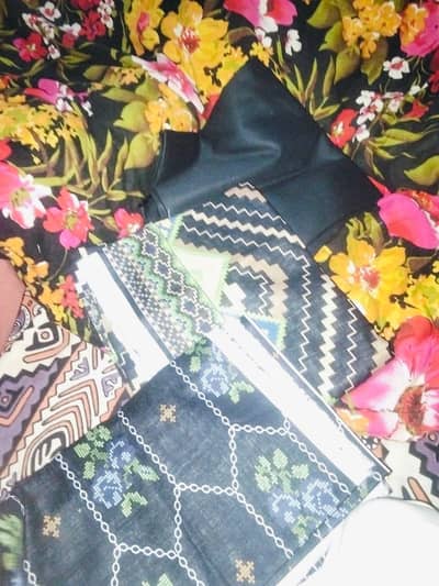 3 piece printed premium khaddar suit