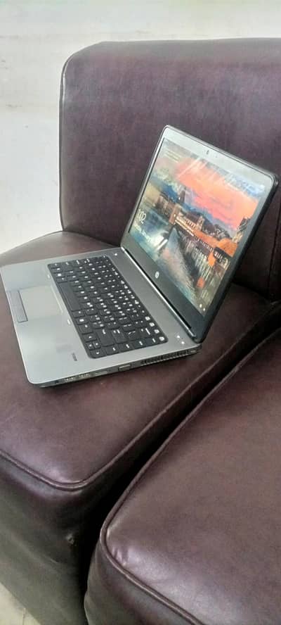 HP G1 laptop i5 4th gen 8gb/320gb 3/4 ghnty battery. all ok no fault