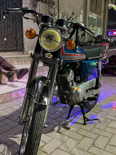 Honda 125cc 1983model all documents are clear urgent for sale