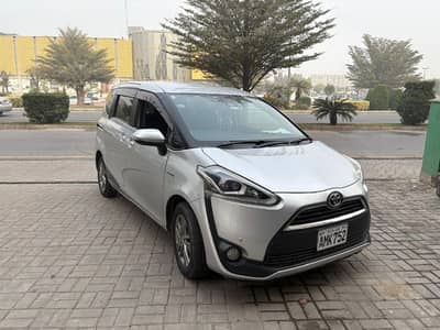 Toyota Sienta 2016
