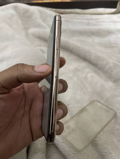 Iphone 11 pro max in excellent condition