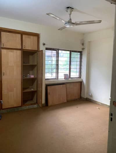 PHA E-Type Flat Ground Floor available For Rent in G-11/3