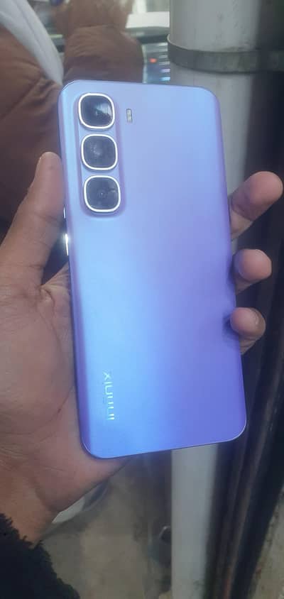 hot 60 pro plus  256 gb full ok 4 days use