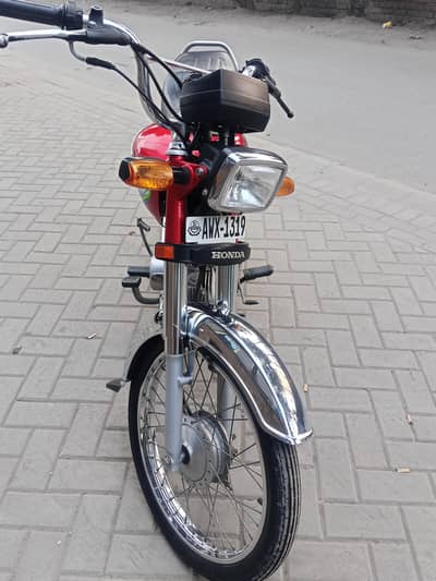 Honda 70 2023/24 model Faisalabad 03356894007/03030937895