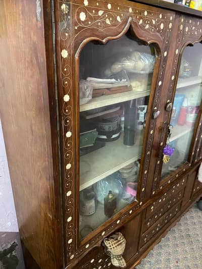 showcase | wooden showcase