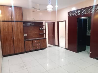 3BEDD FLAT (2ND FLOOR WITH ROOF TOP) AVAILABLE FOR RENT IN KINGS COTTAGES BLOCK-07 GULISTAN-E-JAUHAR