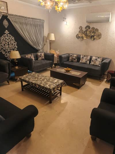 Independent 1 Kanal Single Storey Office/ Family This Available