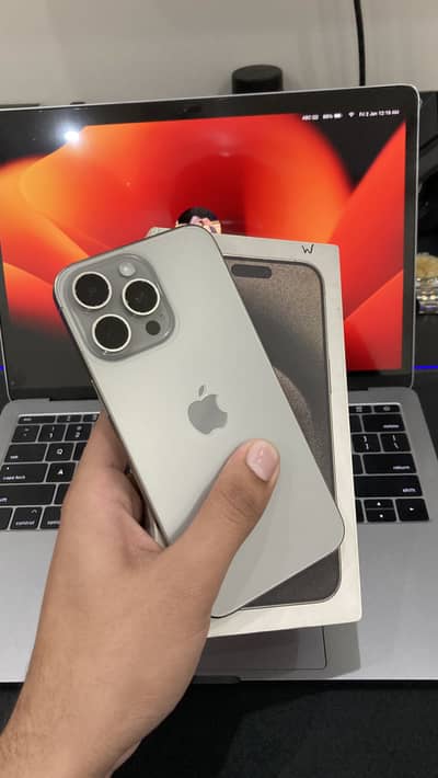 iPhone 15 Pro Max jv