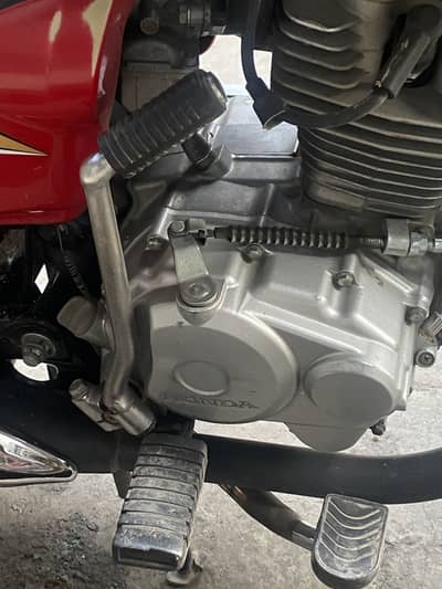 Honda 125 all ok hai bilkul saf hai koi kam wgra ni hai 20+21 model