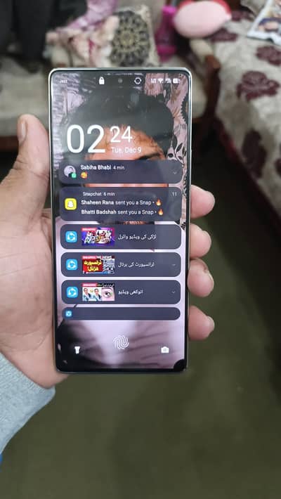 infinix note 40 dot in display corner