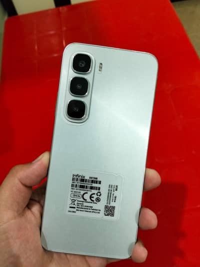 selling Infinix hot 60i